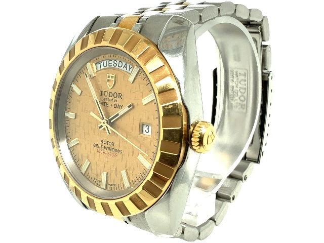 Tudor Glamour Date+Day