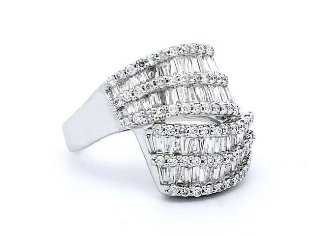 Baguette & Round Diamond Ring