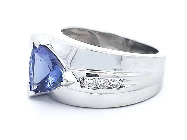 Tanzanite and Diamond Ring