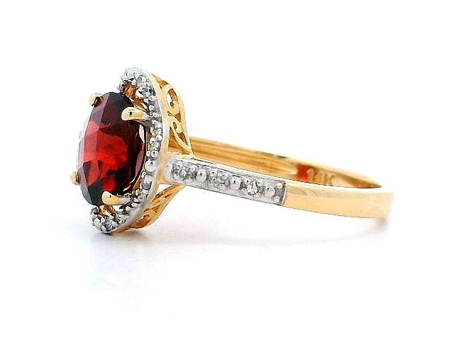 Garnet & Diamond Ring