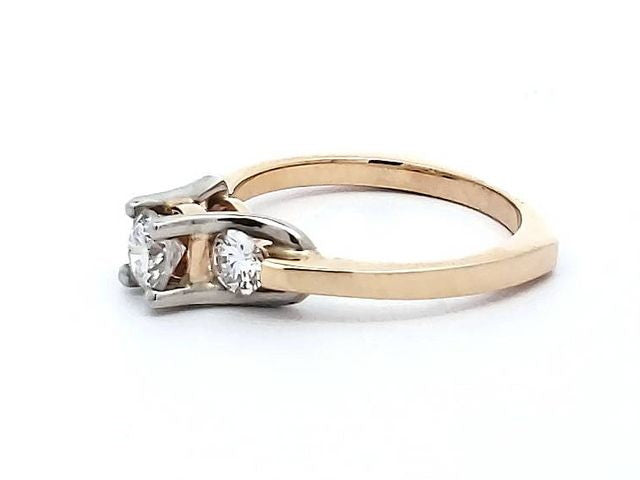 14kyw Diamond Trinity Engagement Ring