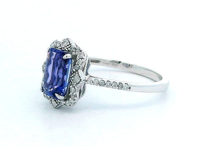 Tanzanite & Diamond Ring