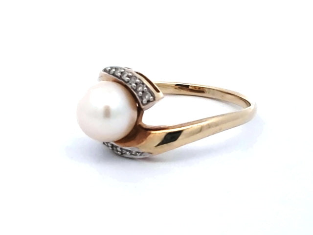 Pearl and Diamond Ring