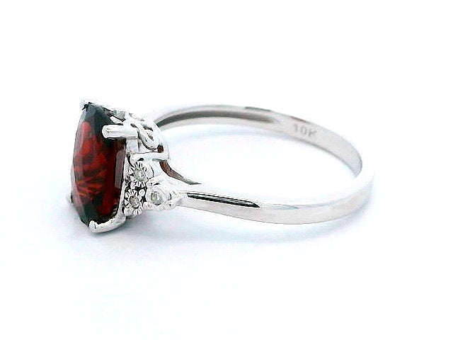 Garnet & Diamond Ring