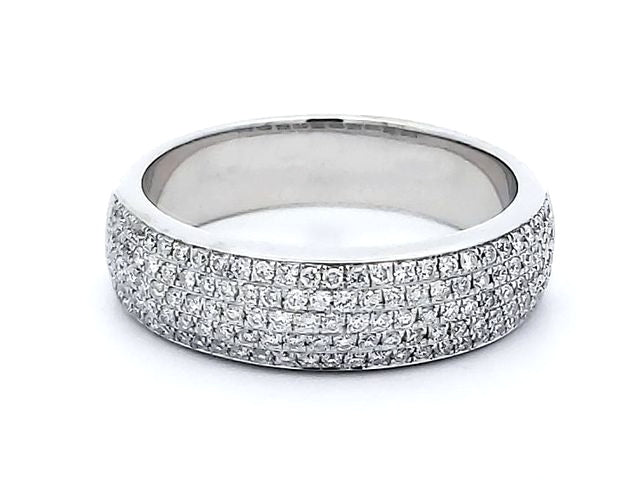 0.33 ctw Pavee Diamond Band