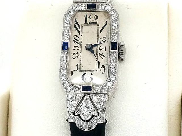 Lady's Dress 18 Karat White Gold Manual Wind Watch
