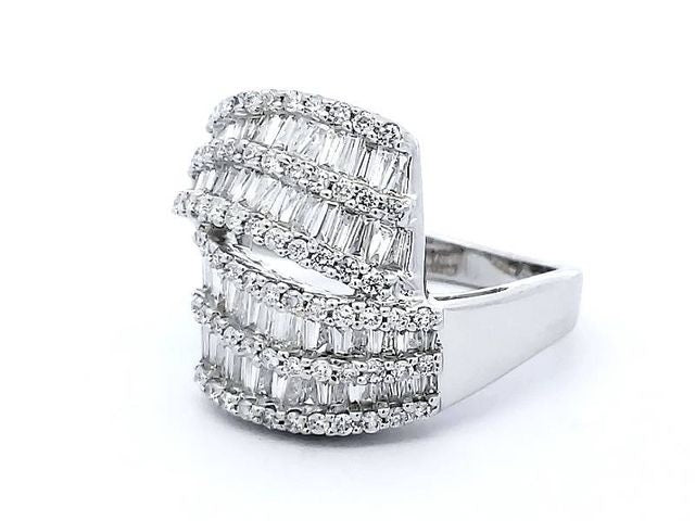 Baguette & Round Diamond Ring