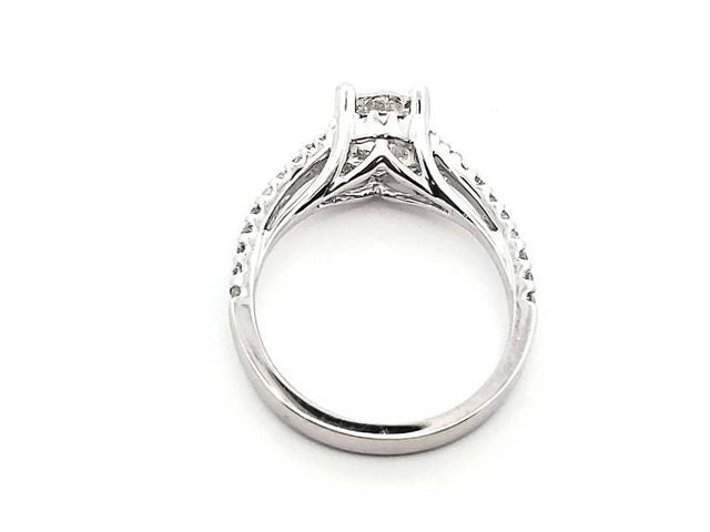 1.36 ctw Diamond Engagement Ring