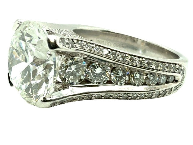 Platinum ring lab diamond and natural diamond