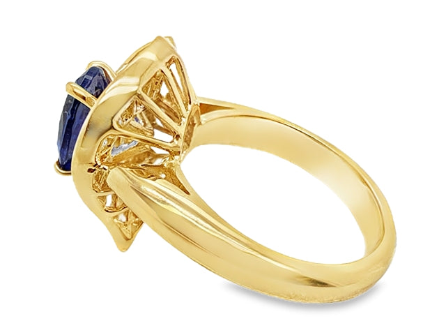 18KT Tanzanite & Diamond Ring