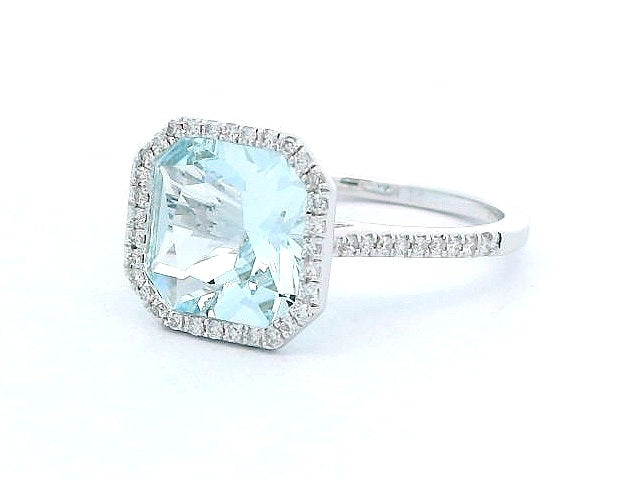 14KT Aquamarine and Diamond Ring