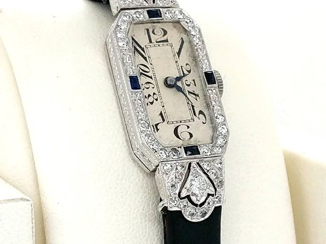 Lady's Dress 18 Karat White Gold Manual Wind Watch