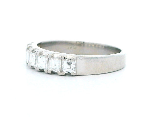 0.75 ctw Diamond Band
