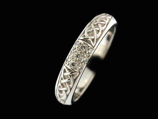 14kw .10ctw Pave Wedding Band