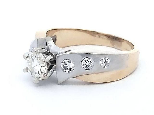 14KT 0.89ctw Diamond Ring