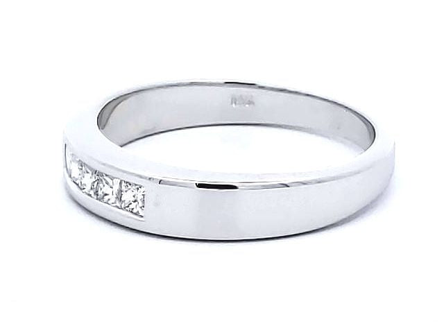 0.33 ctw Diamond Band