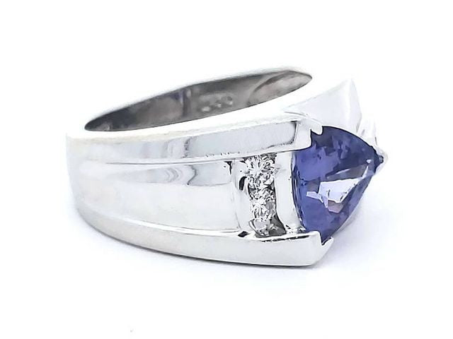 Tanzanite and Diamond Ring
