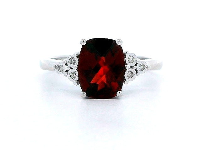 Garnet & Diamond Ring