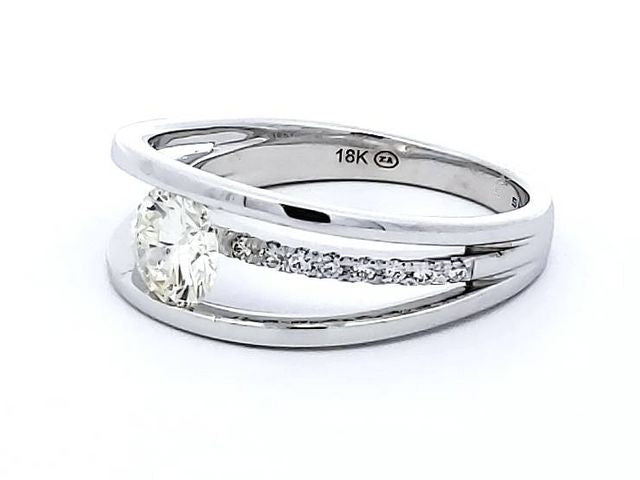 0.83 ctw Fancy Diamond Ring