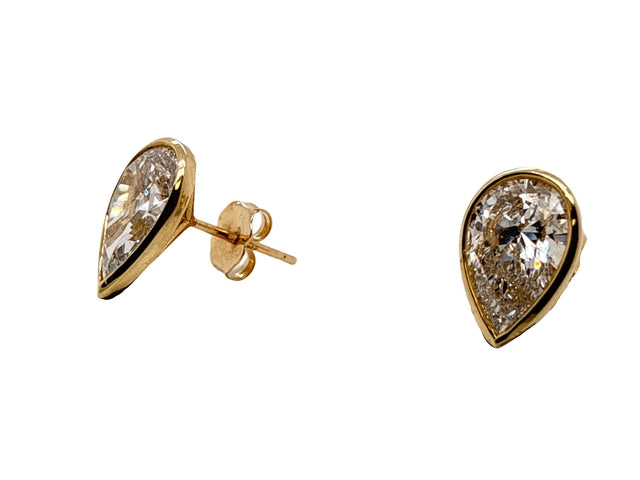 Pear Shaped LAB Diamond Studs