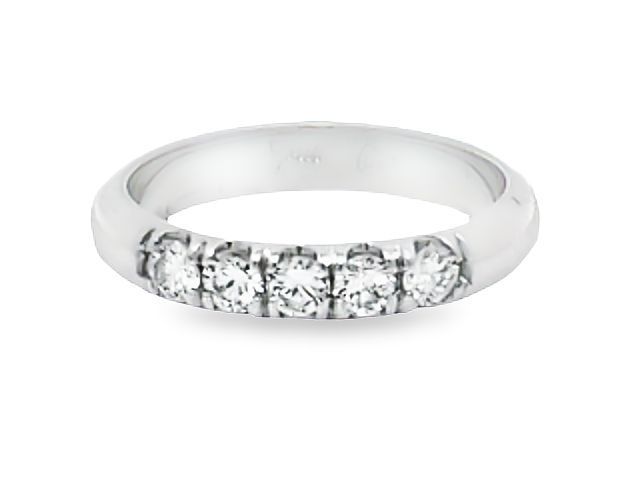 0.40 ctw Diamond Band