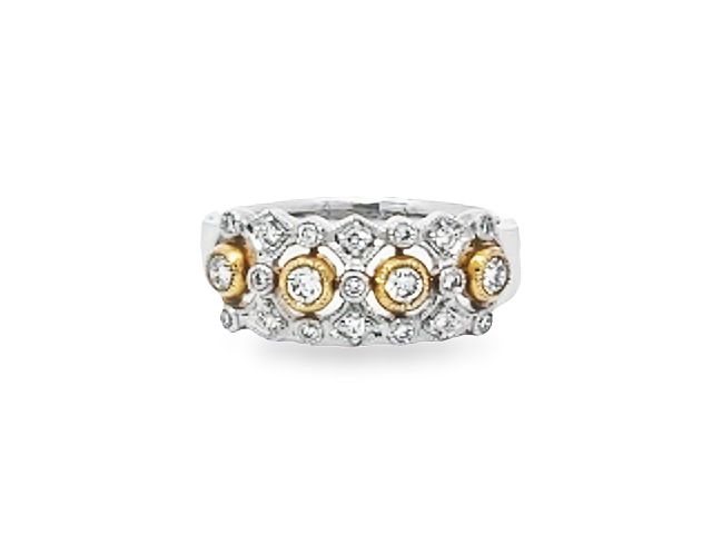 18kt Ornate Diamond Ring