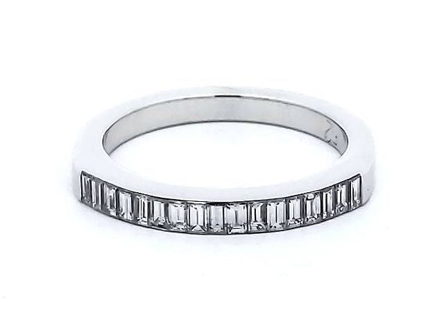 18kw .53ctw  Anniversary Ring