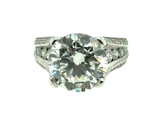 Platinum ring lab diamond and natural diamond