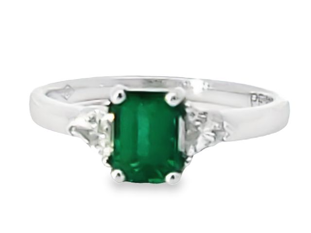 18KT Emerald Ring