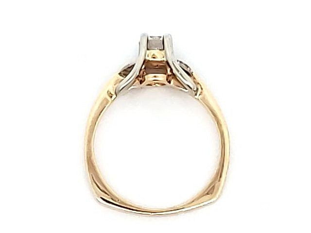 14kyw Diamond Trinity Engagement Ring