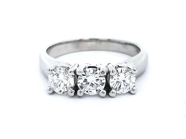 0.83 ctw Diamond Trinity Ring