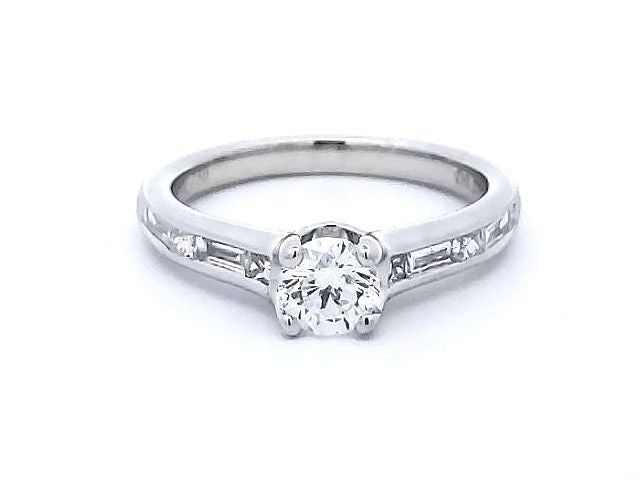 0.91ctw Diamond Engagement Ring