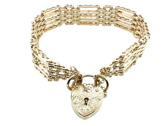 9 Karat Yellow Gold Bracelet with heart locket