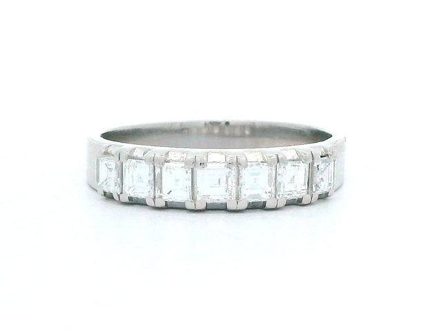 0.75 ctw Diamond Band