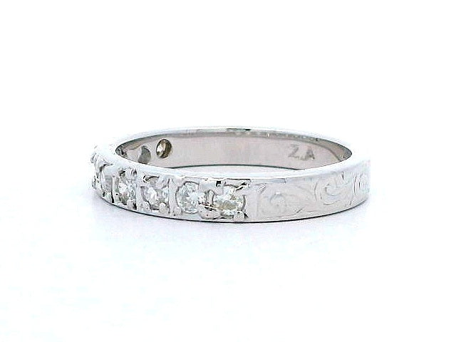 0.30 ctw Diamond Band