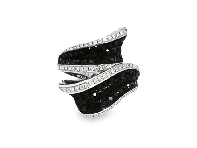 1.54 Ctw Black & White Diamond Ring
