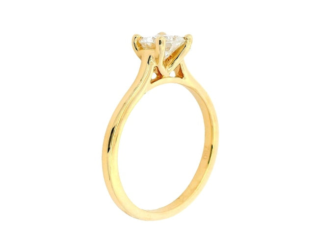 18KT Solitaire Engagement Ring